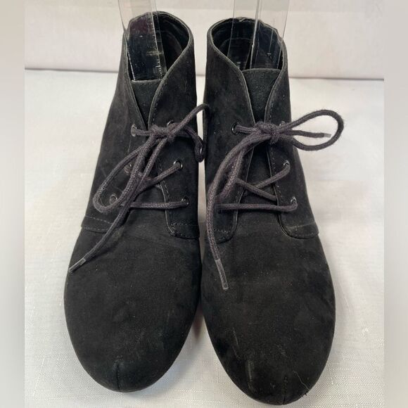 Women's Black Suede Wedge Ankle Boots Size 6.5 by Xappeal EUC - Picture 2 of 6